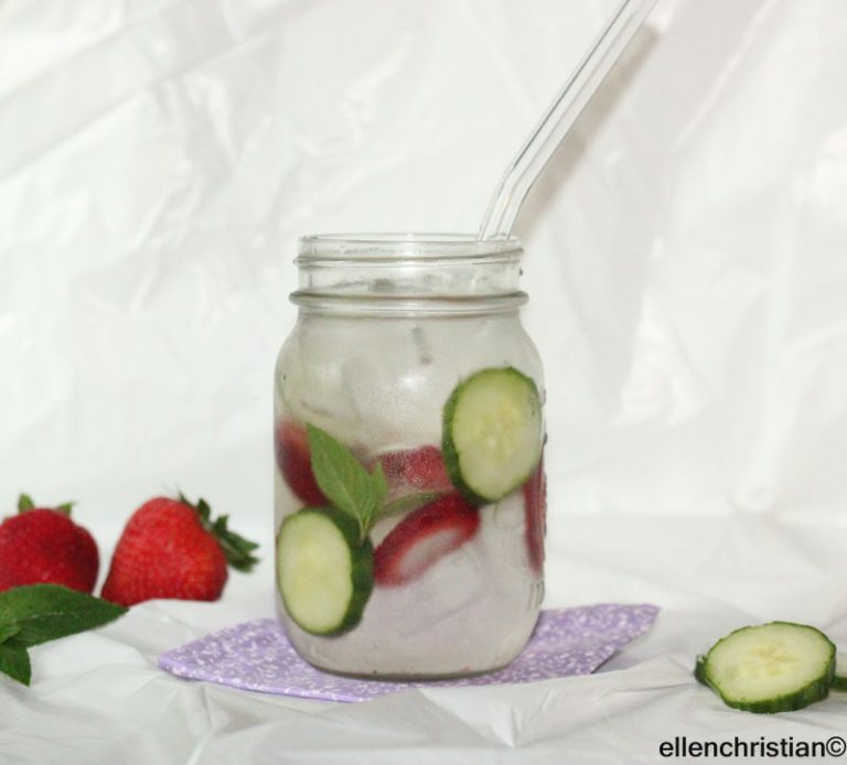 A Refreshing Natural Drink – Make Your Own Flavored Water