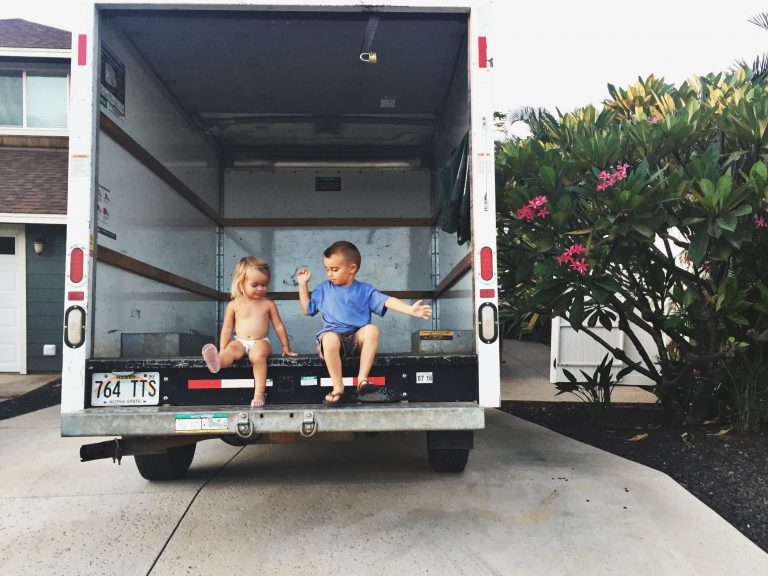 5 Tips to Surviving a Long-Distance Move with Kids
