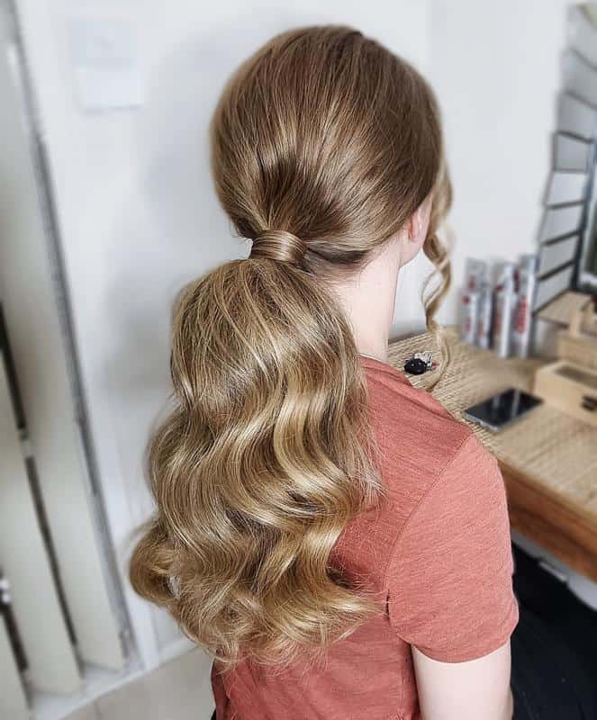 High & Voluminous Ponytail 1