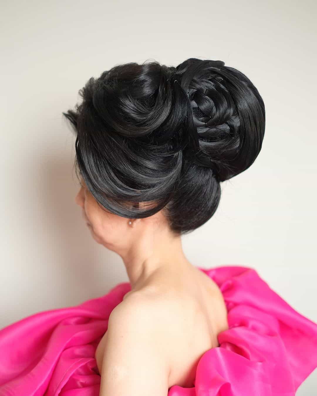 Puffed & Voluminous Black Bun 