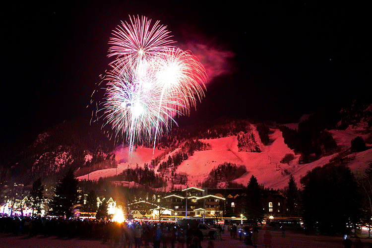 Celebrate the Season on the Slopes: Holiday Family Fun in Colorado