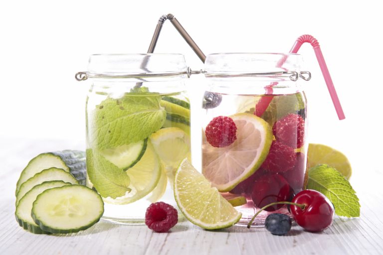 5 Delicious Fruit Combinations to Make Healthy Infused Water