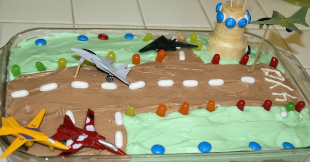 Birthday Basics: A Jet-Themed Party
