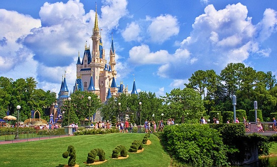 5 Tips to Make Theme Park Travel Easier