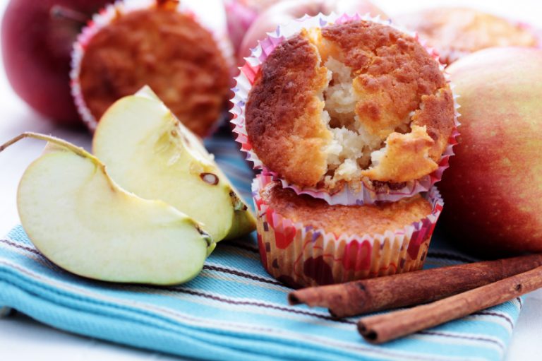 The Perfect Fall Dessert: Apple Fritter Cake