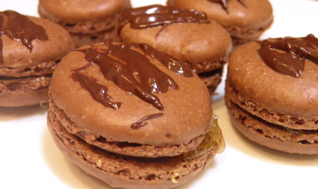 Macaroon Mashup: Chocolate Caramel Macaroons