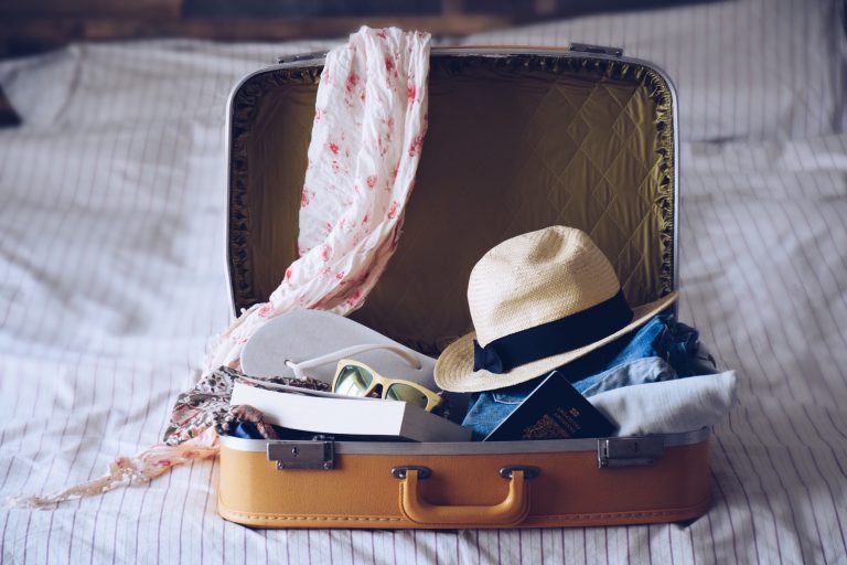 3 Minimalist Tips for Vacation Packing