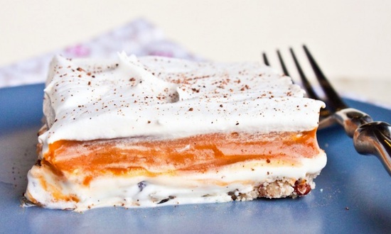 Holiday Baking: Cinnamon Roll Pie Crust & Pumpkin Lust Cake